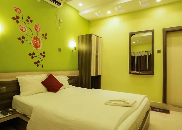 Hotel Shantinivas ! 2 Min From Tarapith Temple !