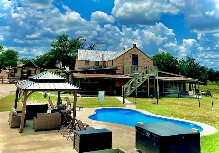 Country Inn Cottages Fredericksburg