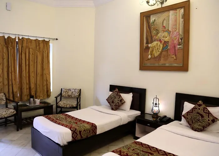 Hotel Karan Villas