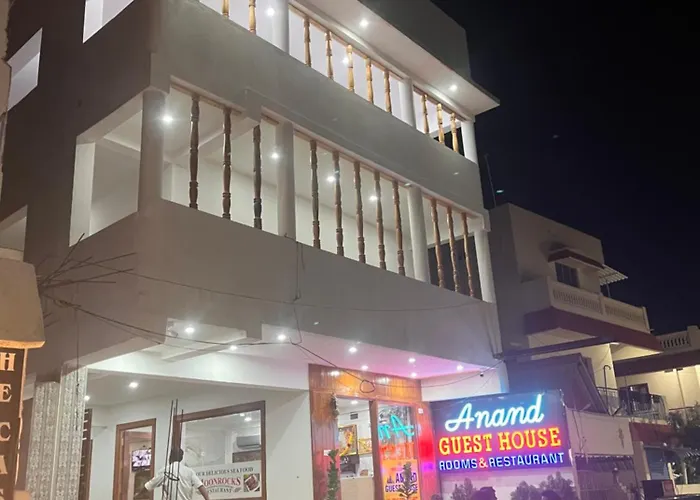 Anand Beach Guesthouse By Moonrocks