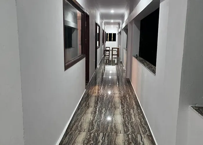 Anand Beach Guesthouse By Moonrocks