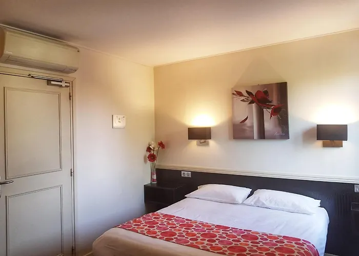 Logis Hotel De Bretonniere - Beaune Centre
