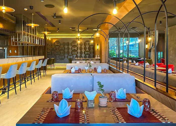 La Green Hotel & Residence