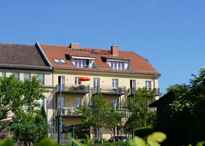 Einraumapartment mit Seeblickbalkon
