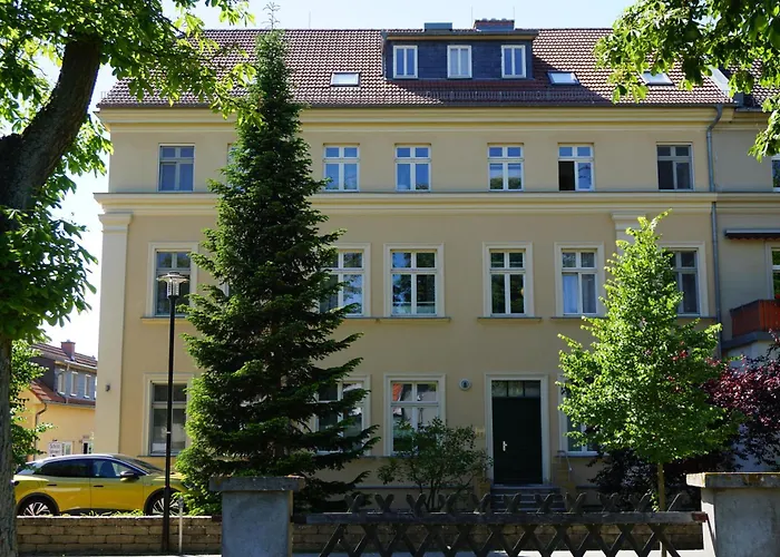 Einraumapartment mit Seeblickbalkon