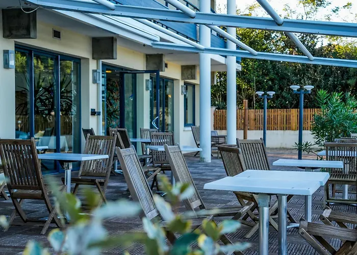 Hotel Le Pavillon Bleu
