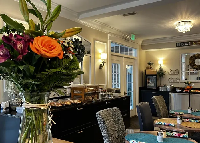 Anchor Inn Boutique Hotel Put-in-Bay