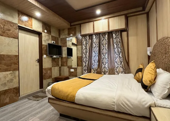 Hotel Victory At Mall Road