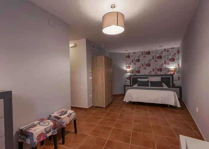 Hostal El Griel NO DISPONEMOS DE RECEPCIÓN FÍSICA