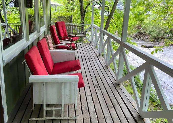 Rolling Brook Inn