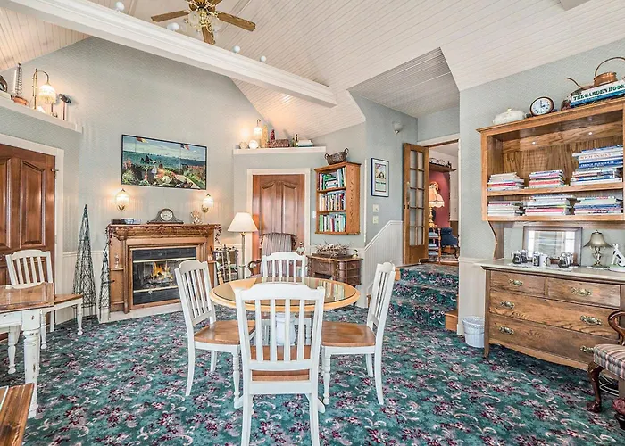 Yelton Manor Bed And Breakfast South Haven