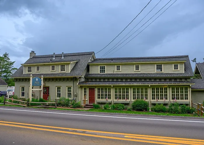 Brass Lantern Inn