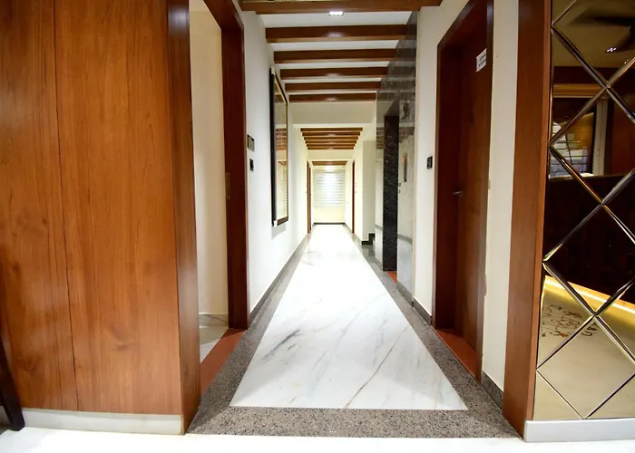 The Sky Imperial Hotel Sugam - 10 Meters From Shrinathji Temple
