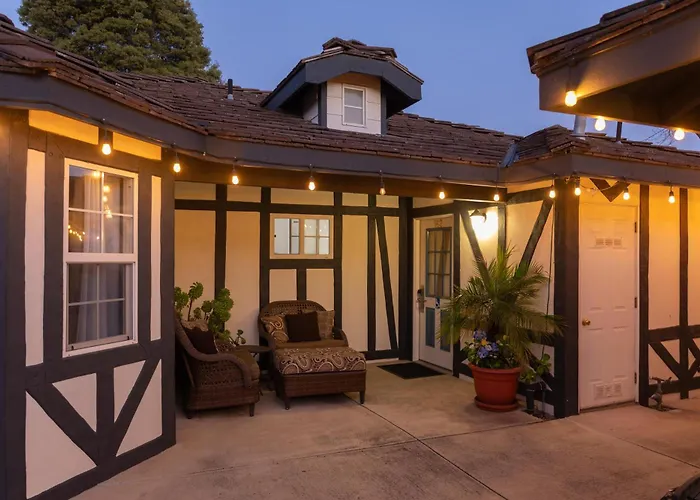 Solvang Inn & Cottages