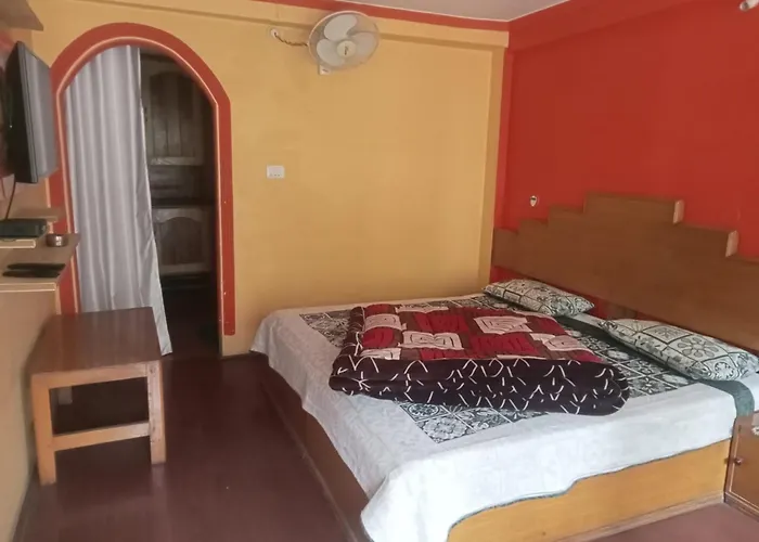 Goroomgo Hotel Shivay Near Kausani Chouraha - Mountain View - Excellent Customer Service