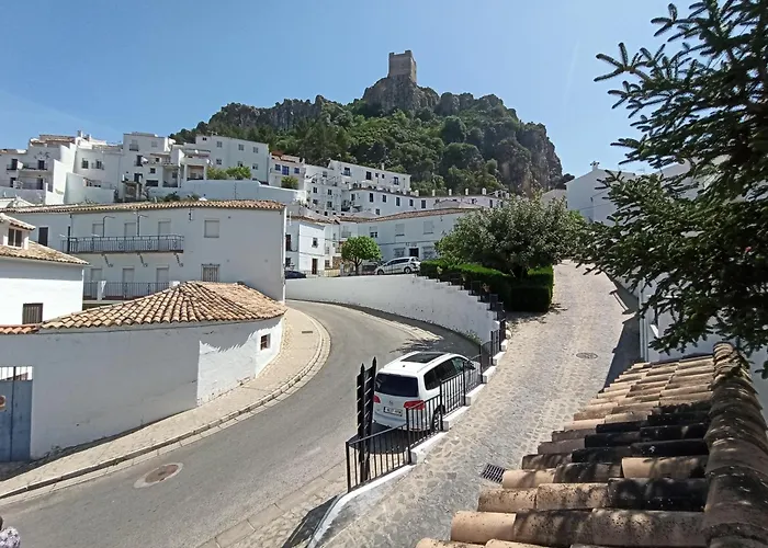 La Jarana I Terraza y Vistas al Castillo Zahara De La Sierra
