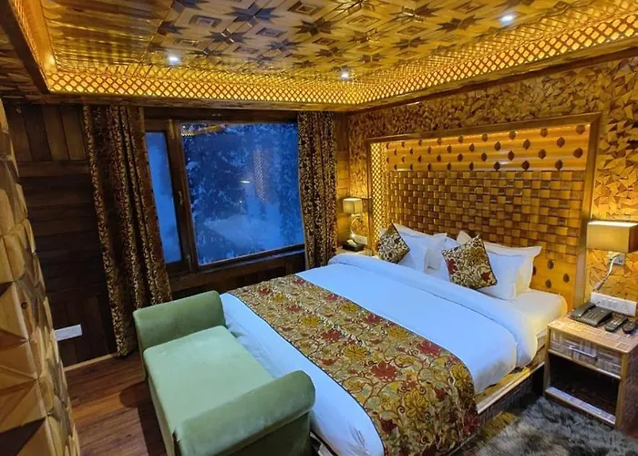 Hotel Gulmarg Lux Shanum