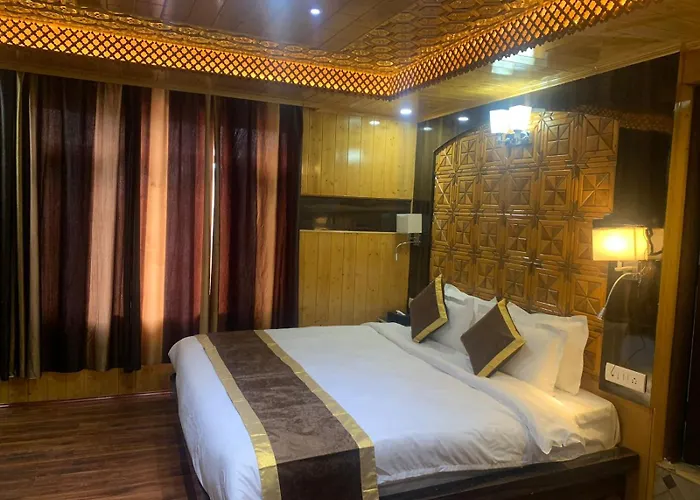 Hotel Gulmarg Lux Shanum