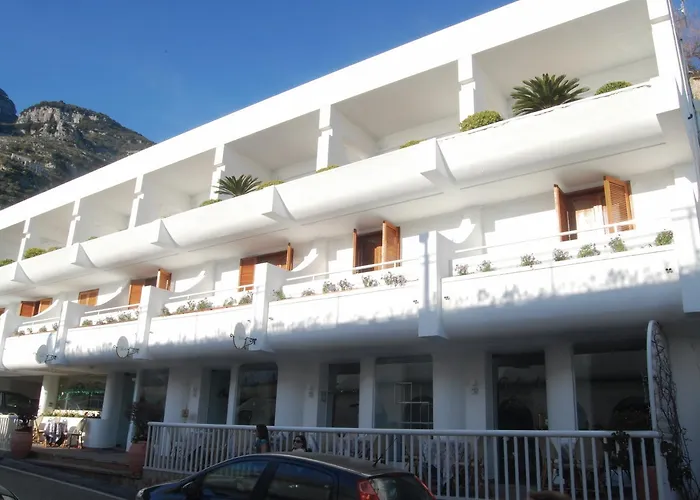 Hotel Le Fioriere Praiano