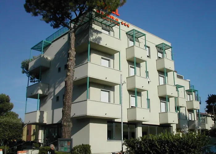 Hotel Flora Marina Di Bibbona