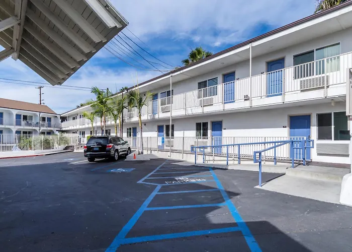 Pacific Inn