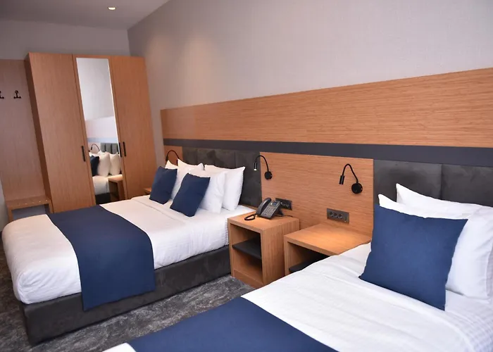 Hotel Monarch