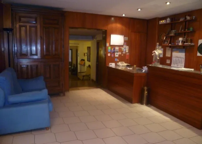 Hostal Pirineos Barbastro