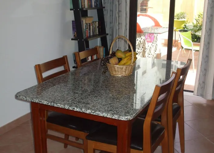 Dinas Guesthouse