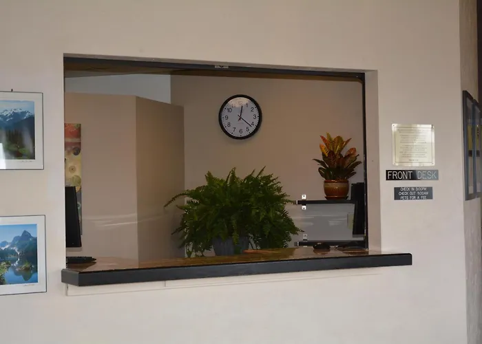 Super 8 By Wyndham Port Angeles At Olympic National Park Motel