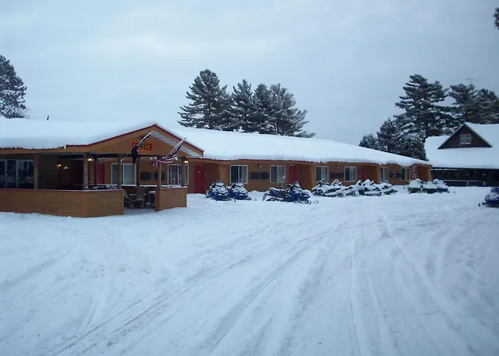 Hiawatha Lodge Inn Eagle River
