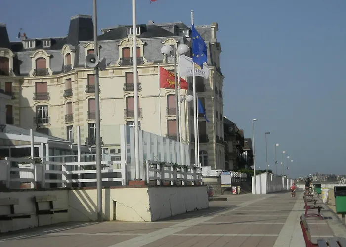 À l'Approche de la Mer