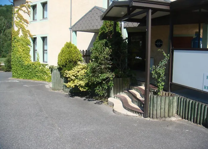 Hôtel-Restaurant Le Calice Du Gevaudan - A75 Banassac
