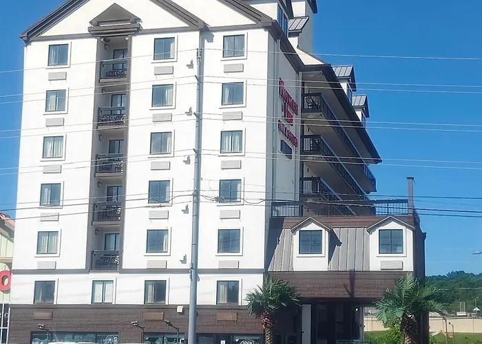 Mountain Vista Inn & Suites - Walking Distance To The Island Pigeon Forge
