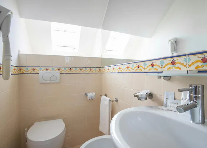 Hotel Jerry - Beachfront & Private Pool Grottammare