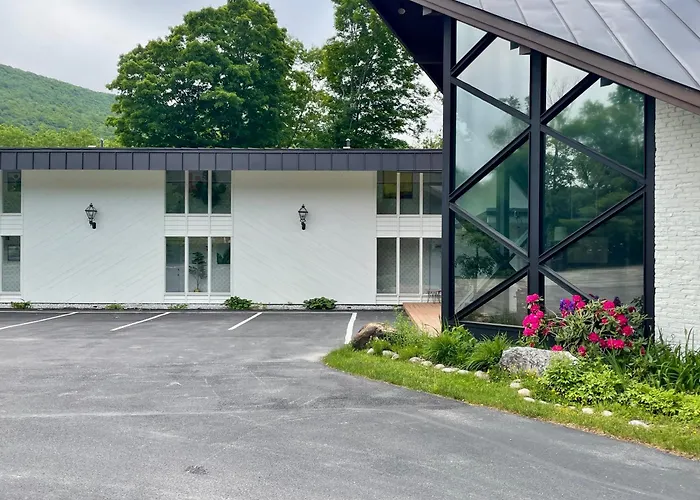 Toll Road Inn Manchester