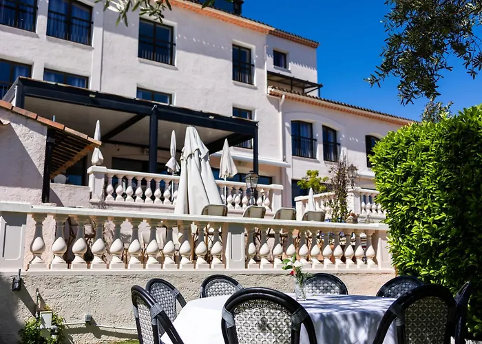 Logis Hotel Perla Riviera & Restaurant Villeneuve-Loubet