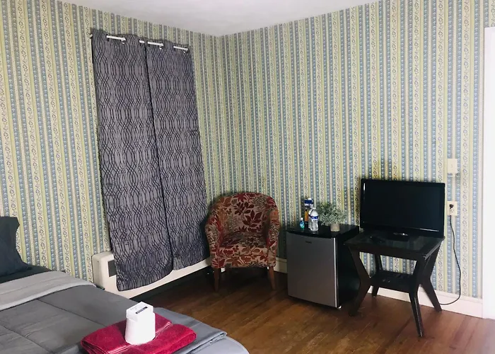 Pacifico'S Place “2C” Hartford
