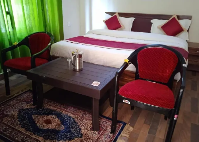 Goroomgo Morning Moon Bhimtal Near Ramleela Ground - Comfortable Stay With Family