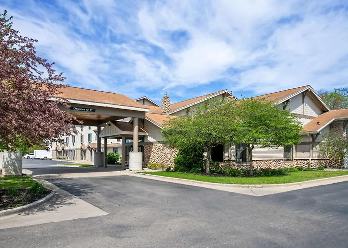 White Pine Inn & Suites