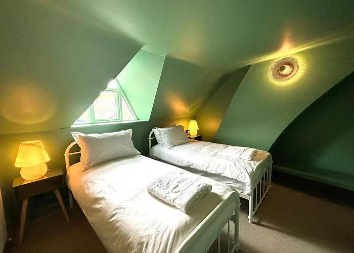 Rooms At The Quayside - Stylish En-Suite Rooms On Poole Quay All Fully Refurbed