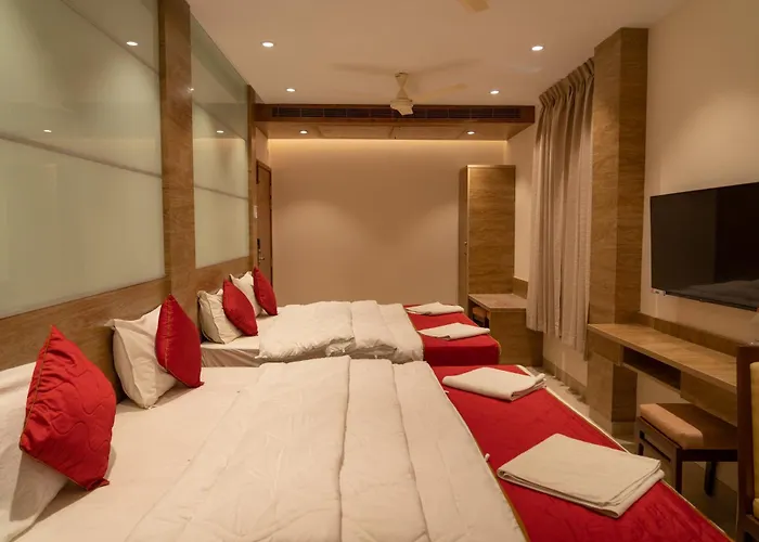 The Paradise Hotel - Luxury Stay