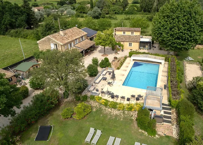 B&B Le Mas Julien piscine chauffée adult only