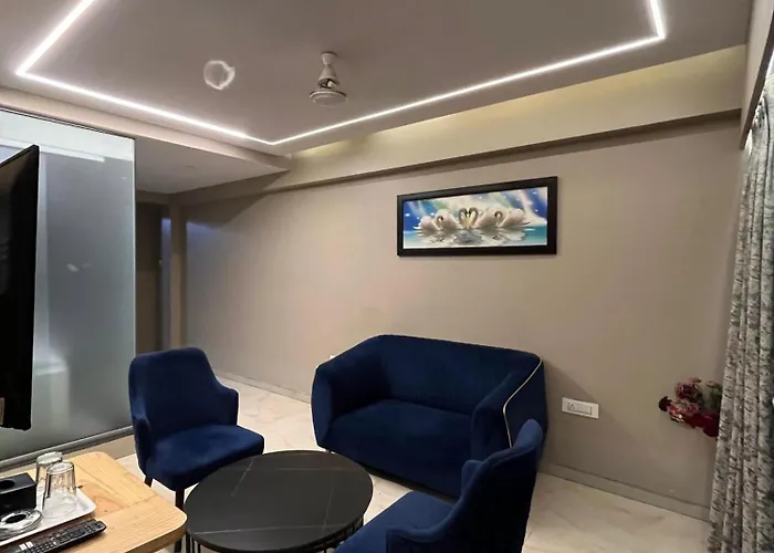 Hotel Merakee - Near Dahisar Mira Road Mumbai