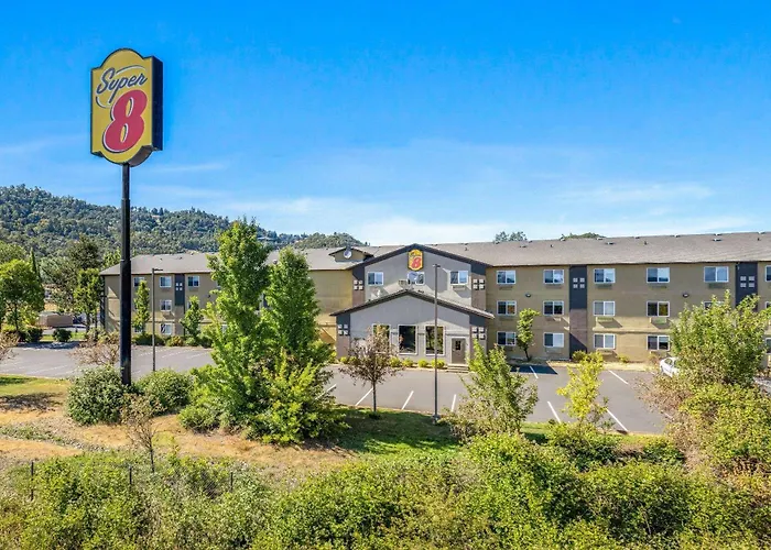 Super 8 By Wyndham Roseburg Hotel