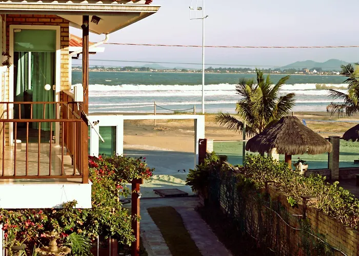 Pousada Recanto Edênico - à beira mar da Praia Ponta do Papagaio, Palhoça SC
