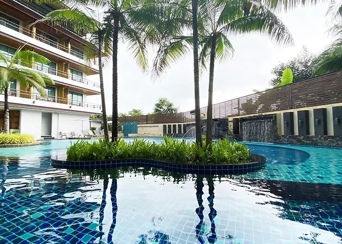 Aqua Resort Phuket - Near Beach And Chalong Pier