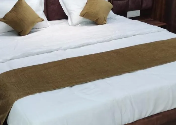 Hotel Praj Paradise