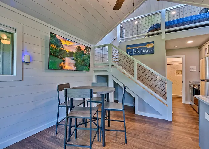 Retreat On The Lake Hiawassee
