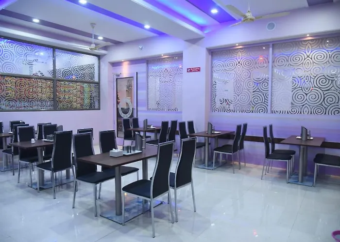 Hotel President Palace, Akkalkot