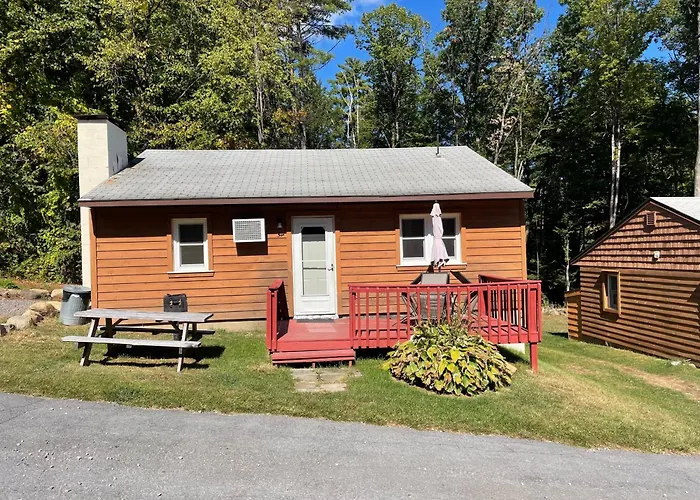 Hill View Motel And Cottages